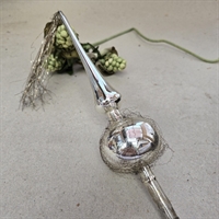 sølvfarvet-glas-juletopspir-tinsel-beviklet-gammel-juletræspynt-svensk